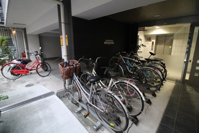 物件外観写真3　(駐輪場)