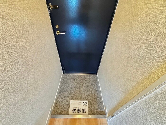 物件内観写真11　(玄関)