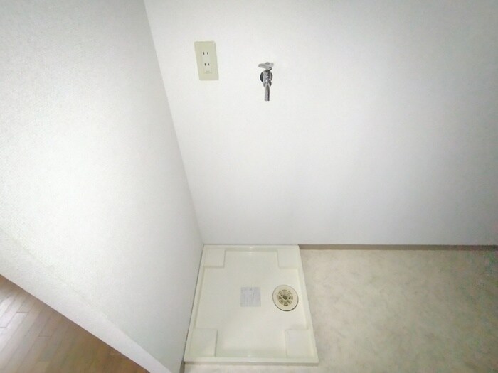 物件内観写真14　(洗濯機置場)