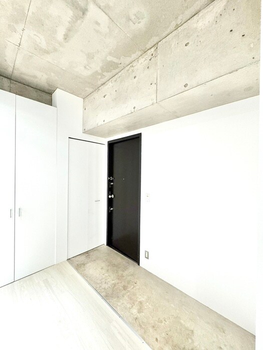 物件内観写真13　(玄関)