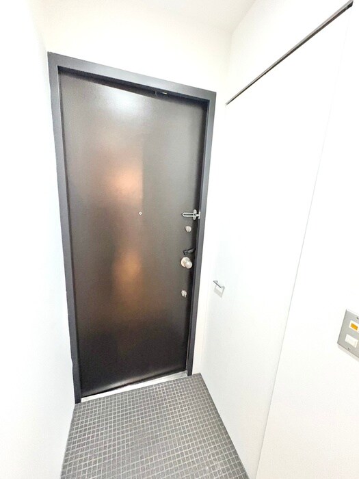 物件内観写真13　(玄関)