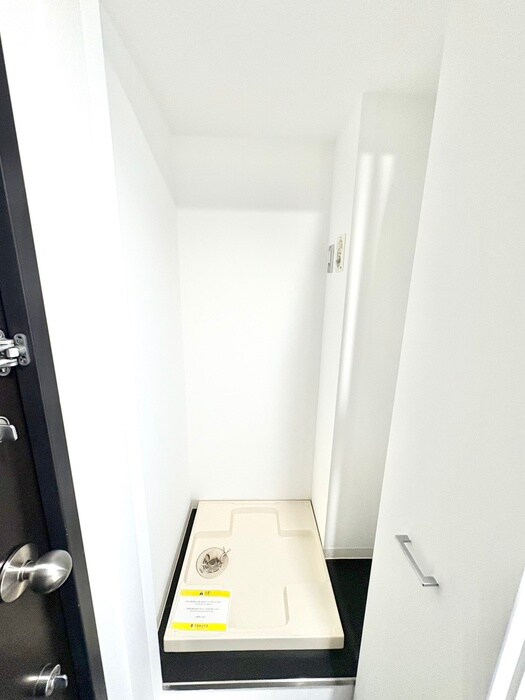 物件内観写真16　(洗濯機置場)