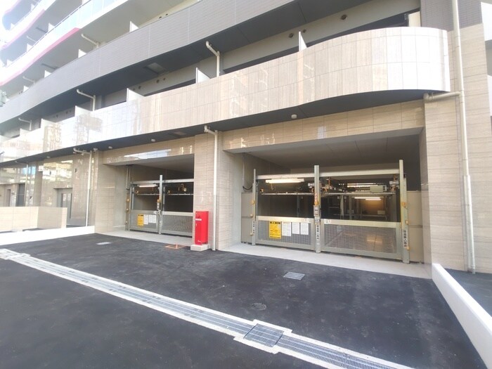 物件外観写真3　(駐車場)