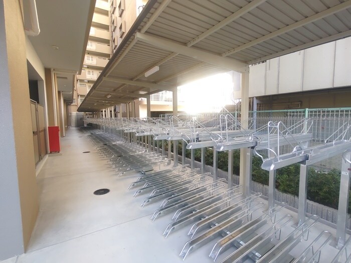 物件外観写真5　(駐輪場)