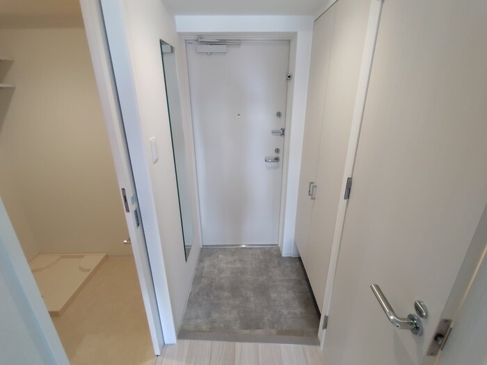 物件内観写真15　(玄関)