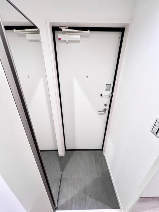 物件内観写真16　(玄関)