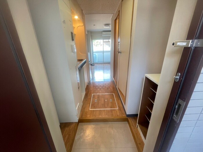 物件内観写真14　(玄関)