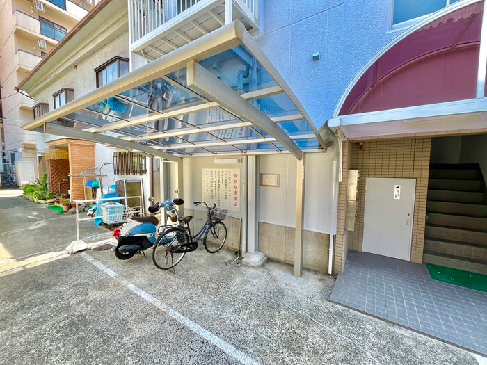 物件外観写真5　(駐輪場)