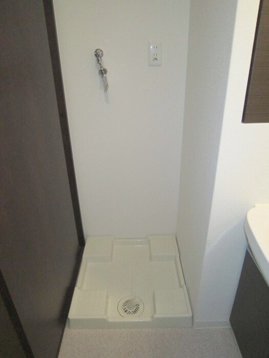 物件内観写真17　(洗濯機置場)
