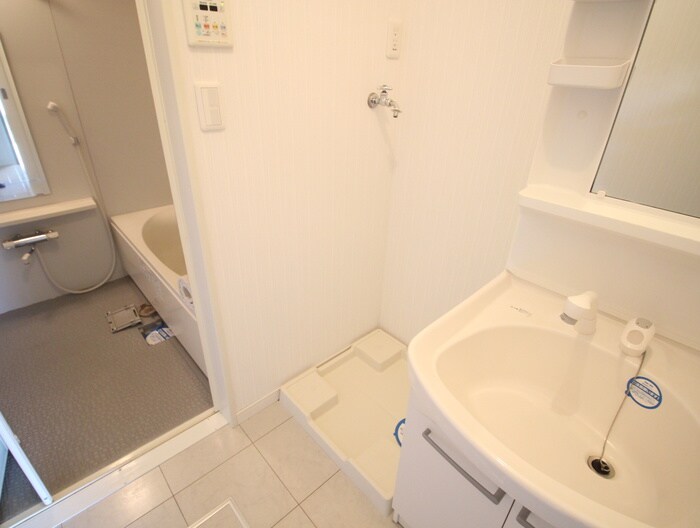 物件内観写真13　(洗濯機置場)