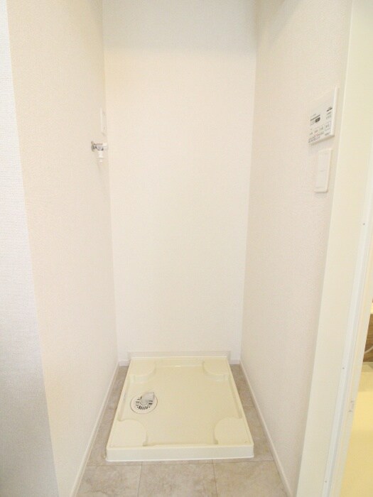 物件内観写真19　(洗濯機置場)