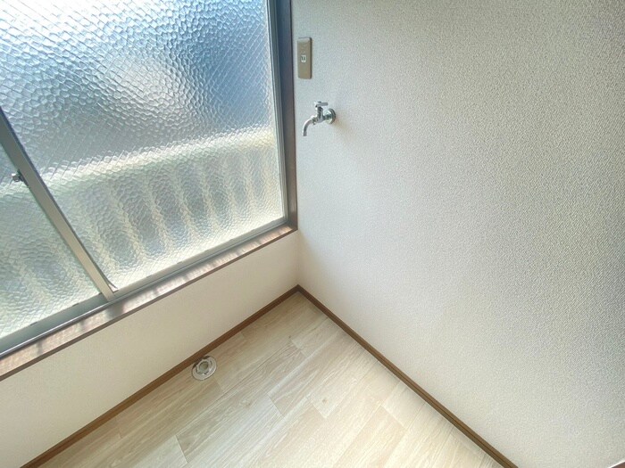物件内観写真16　(洗濯機置場)