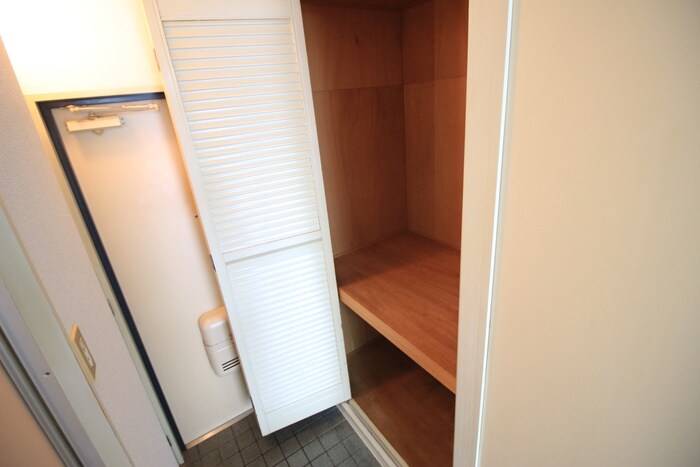 物件内観写真12　(収納)