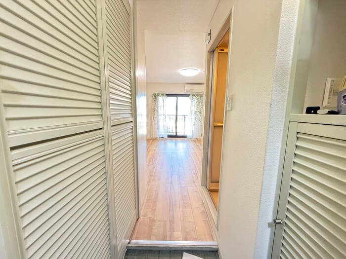 物件内観写真18　(廊下)