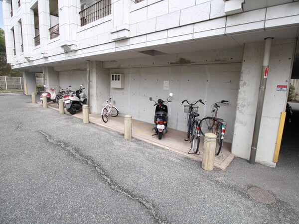 バイク置き場