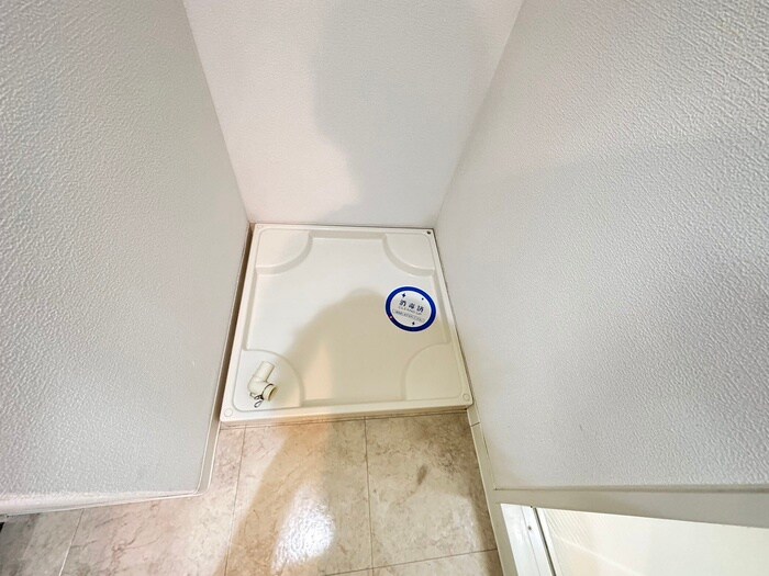 物件内観写真8　(洗濯機置場)