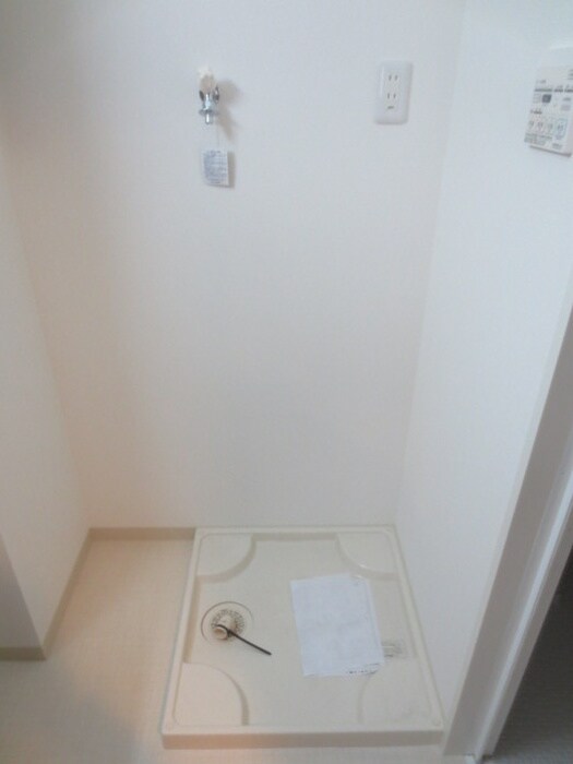 物件内観写真17　(洗濯機置場)