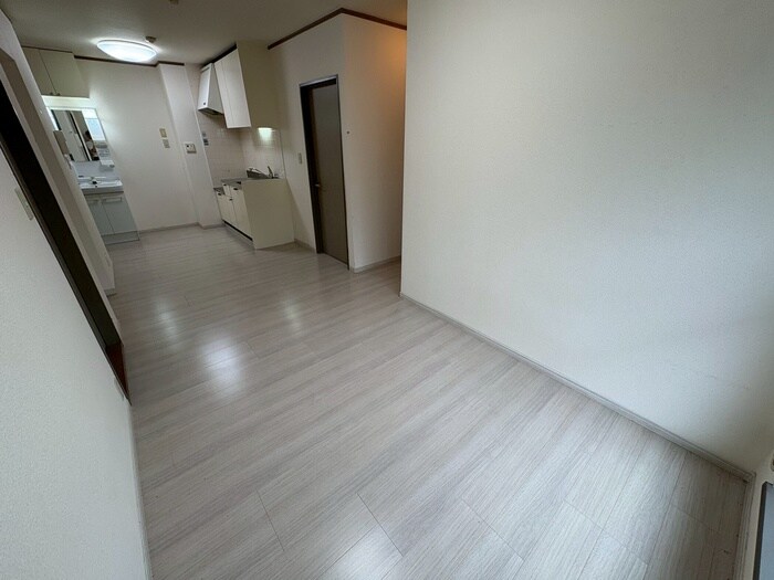 物件内観写真4　(居室)