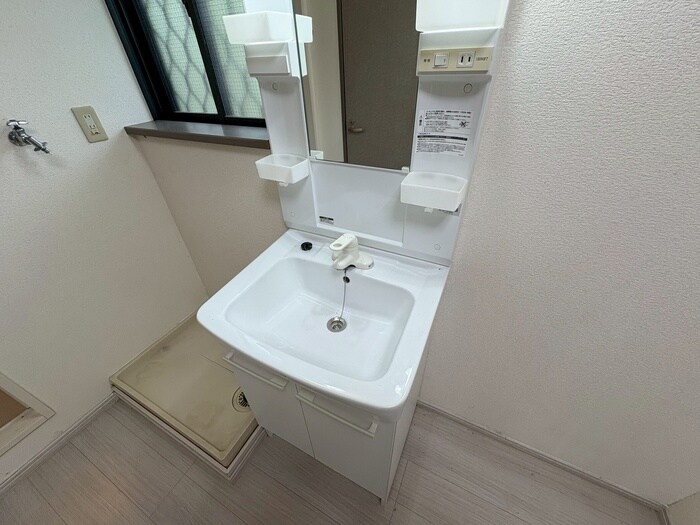 物件内観写真11　(洗面)