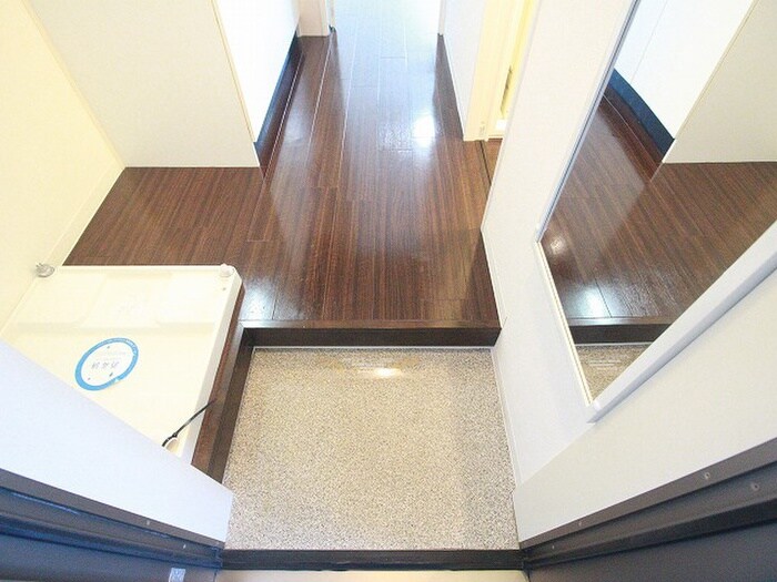 物件内観写真18　(玄関)