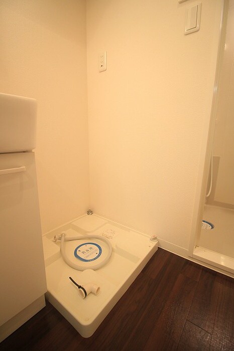 物件内観写真18　(洗濯機置場)