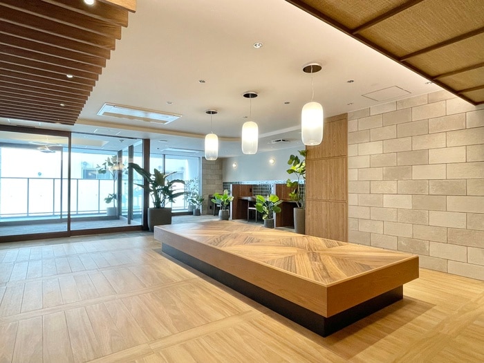 物件外観写真2　(エントランス部分)