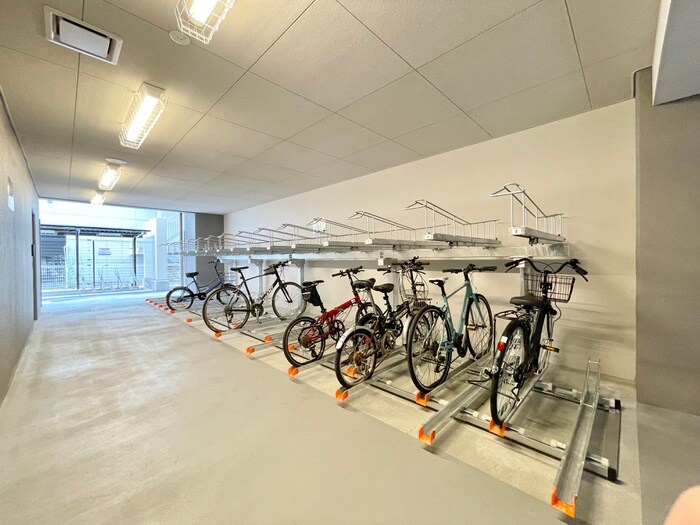 物件外観写真5　(駐輪場)