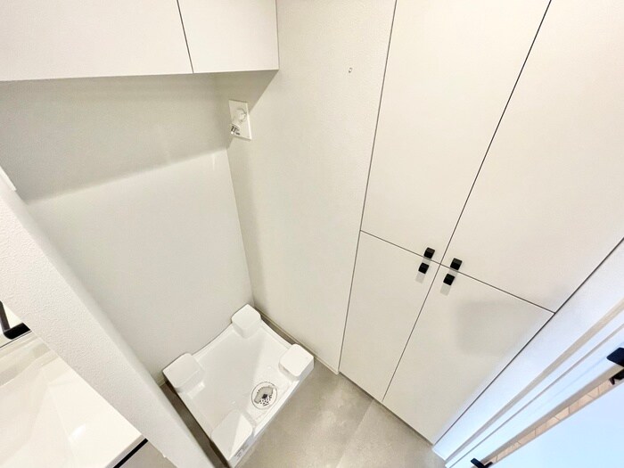 物件内観写真11　(洗濯機置場)