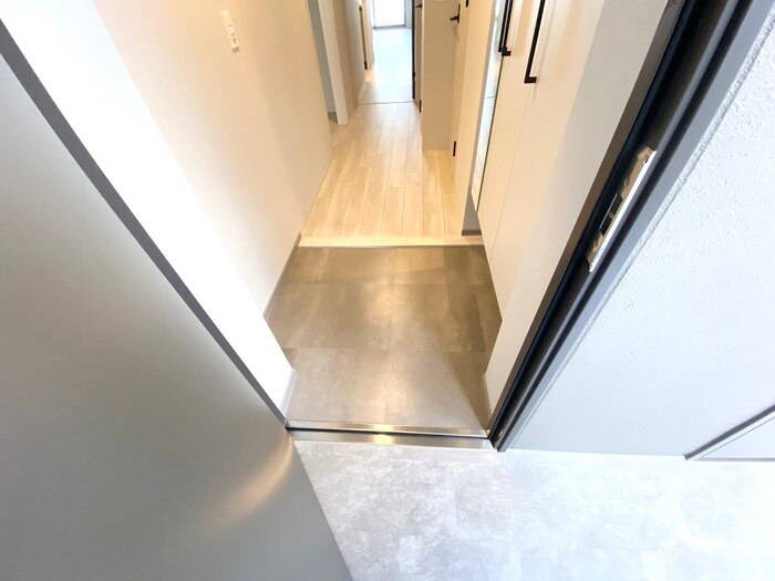 物件内観写真12　(玄関)