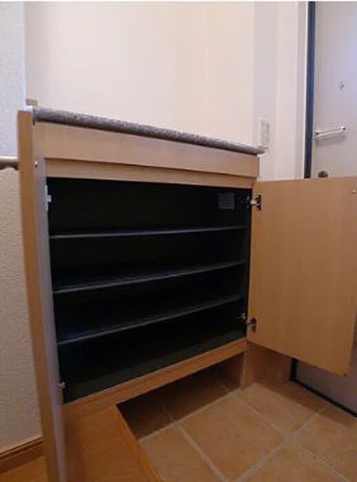 物件内観写真14　(靴箱)