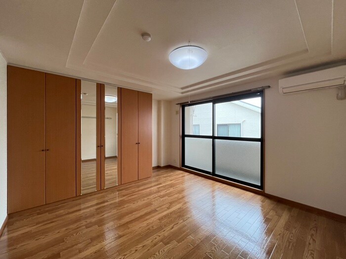 物件内観写真4　(居室)