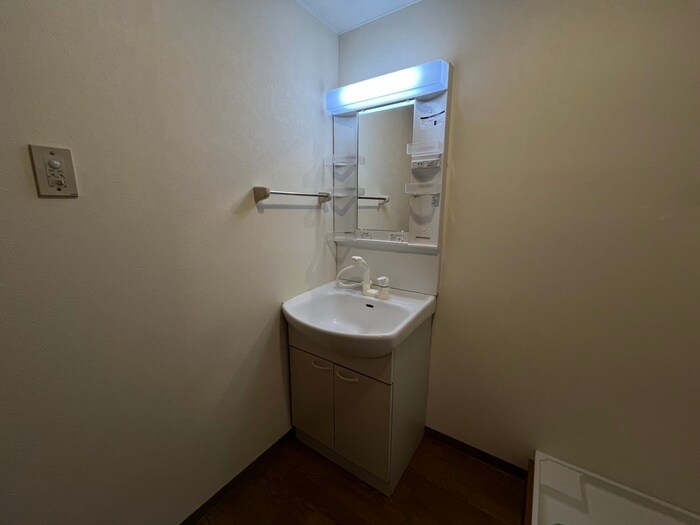 物件内観写真8　(洗面)