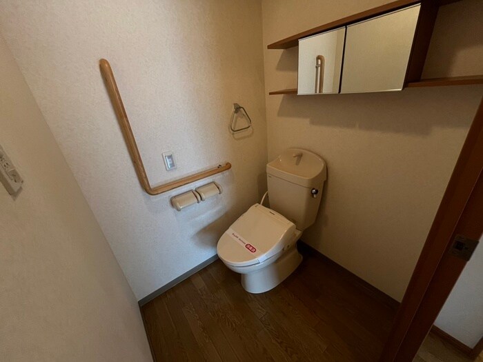 物件内観写真9　(トイレ)