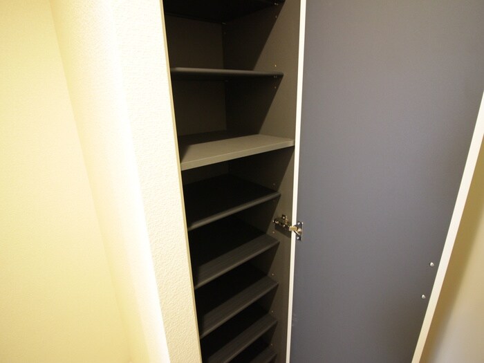 物件内観写真14　(靴箱)