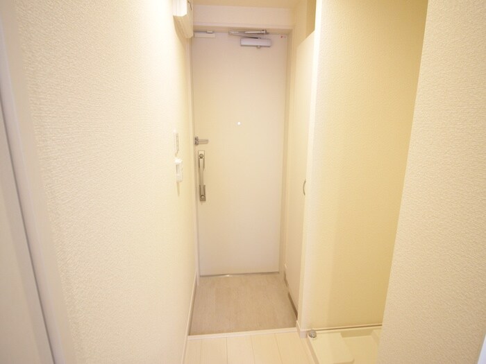 物件内観写真15　(玄関)