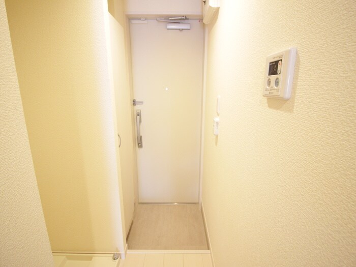 物件内観写真15　(玄関)