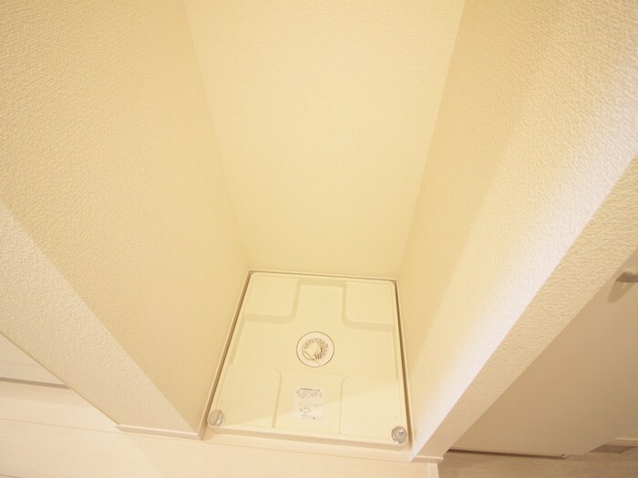 物件内観写真16　(洗濯機置場)