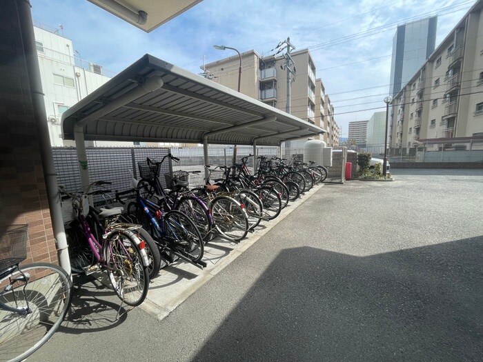 物件外観写真2　(駐輪場)
