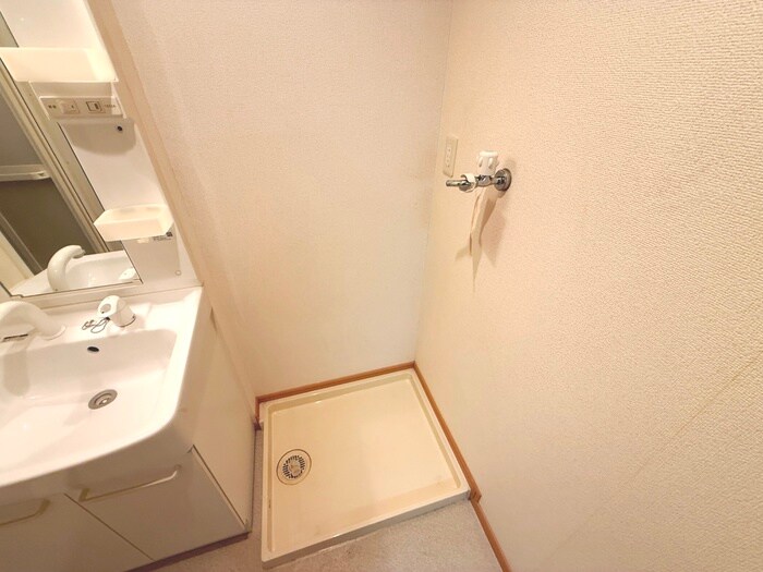 物件内観写真14　(洗濯機置場)