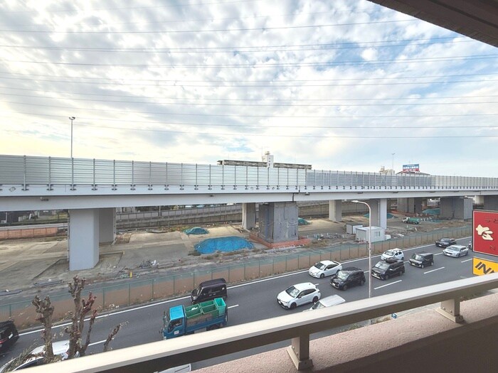 物件内観写真16　(室内からの展望)