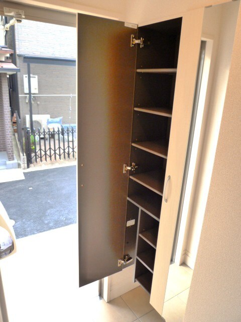 物件内観写真5　(靴箱)