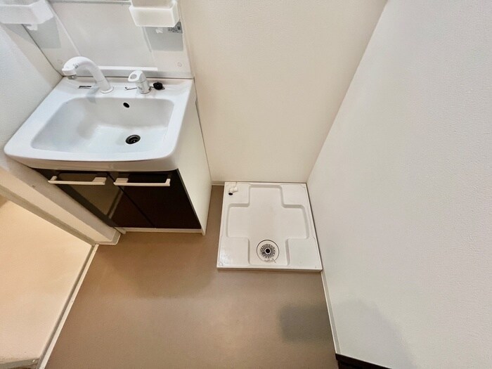 物件内観写真10　(洗濯機置場)