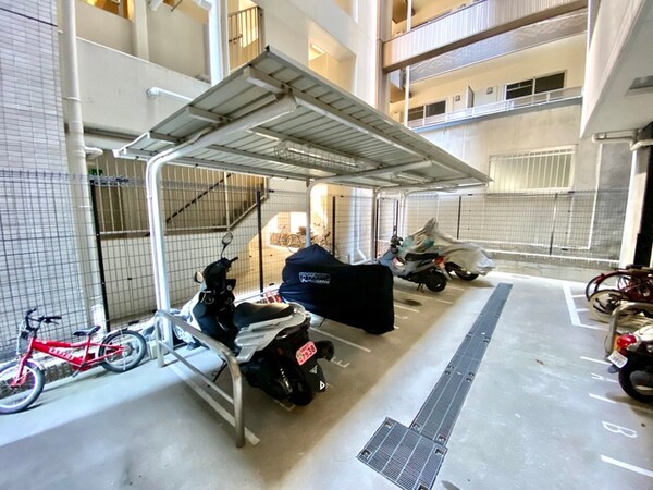 バイク置き場