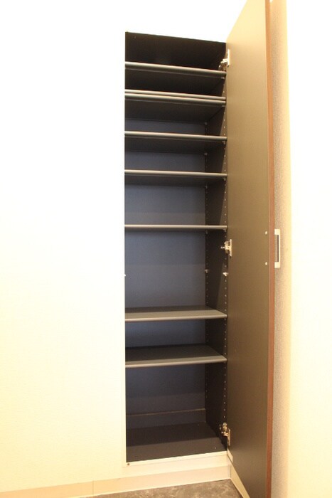 物件内観写真8　(靴箱)