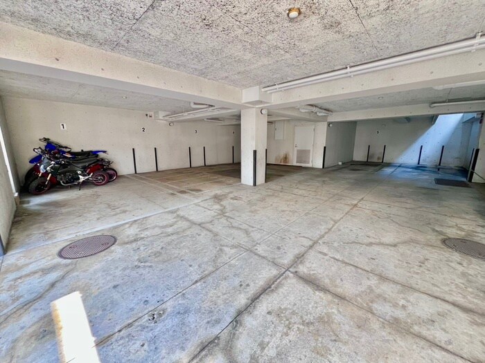 物件外観写真5　(駐車場)