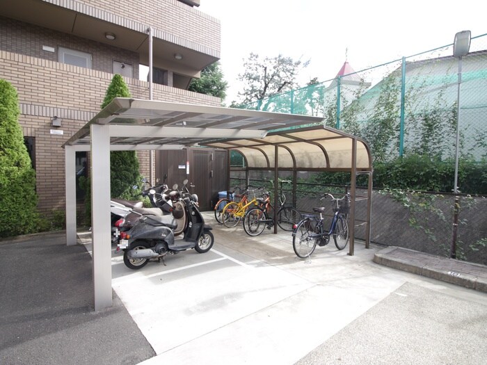 物件外観写真3　(駐輪場)