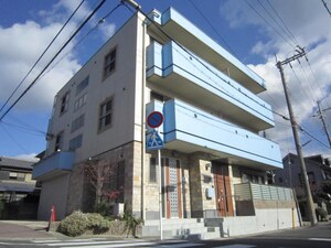 ベルクムント外観写真