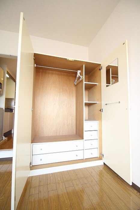 物件内観写真12　(収納)