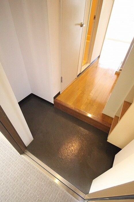 物件内観写真17　(玄関)