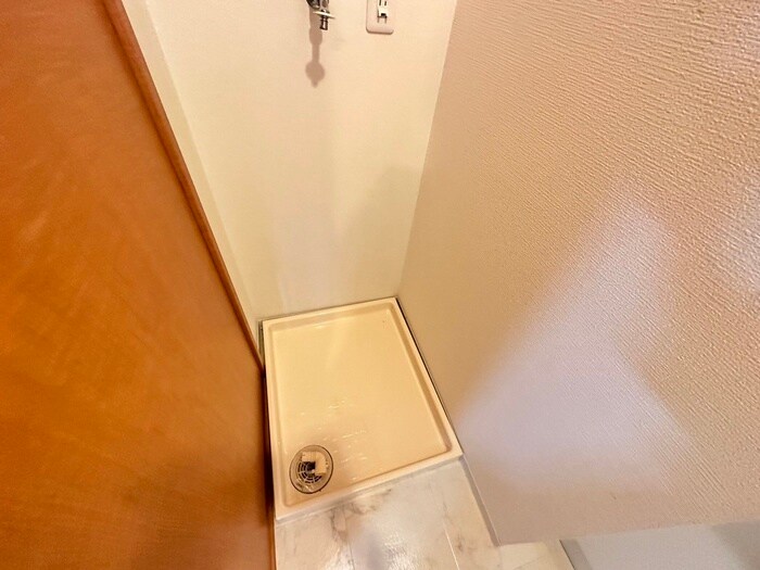 物件内観写真11　(洗濯機置場)